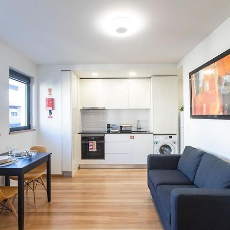 Homely Studio W/ Ac Near Marques By Lovelystay Porto Luaran gambar