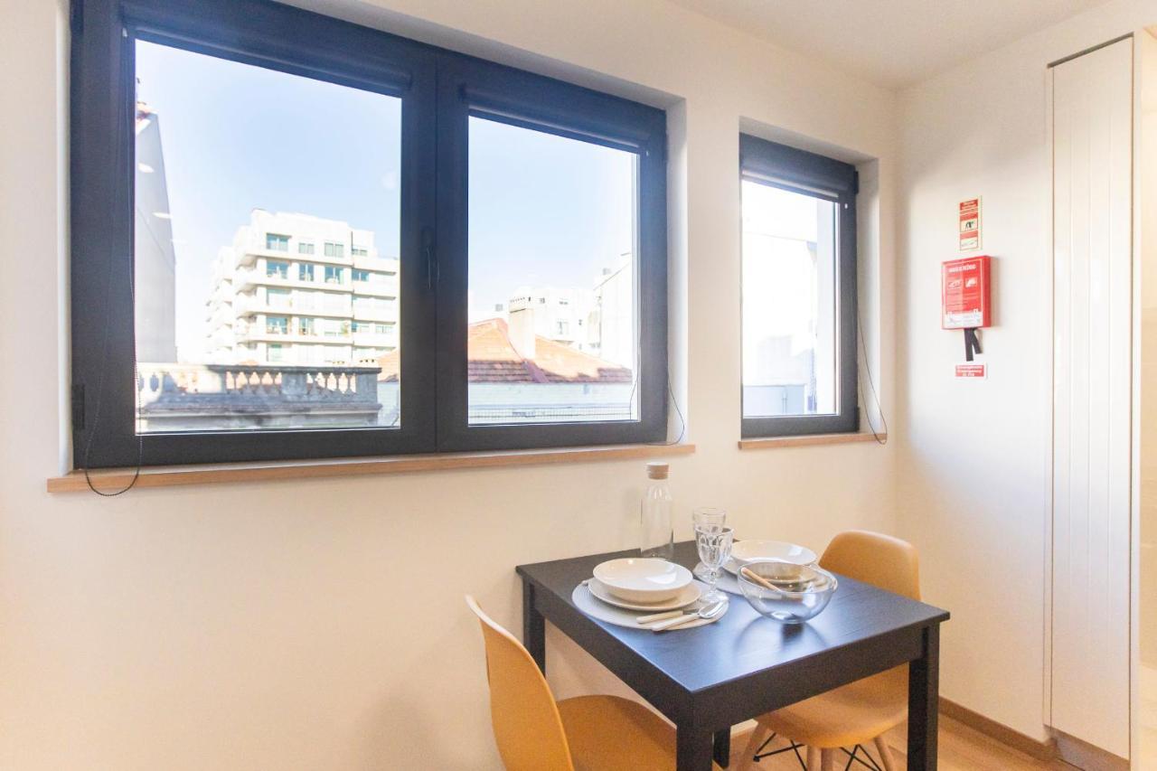 Homely Studio W/ Ac Near Marques By Lovelystay Porto Luaran gambar